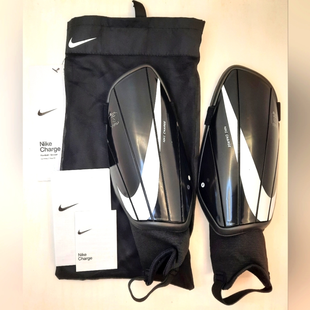 NEW Nike Charge Hard Shell Football / Soccer Shin Guards Black White Men’s